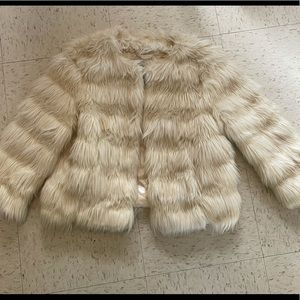 Off white crop faux fur jacket 🐻‍❄️